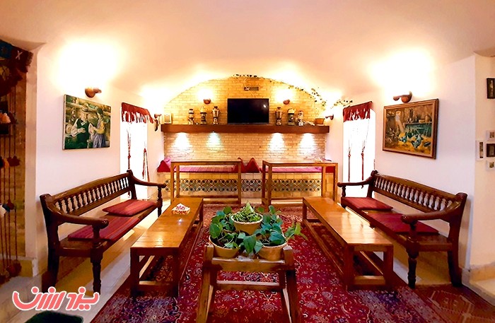 پکیج ویژه تولد همراه با سرویس و تزئینات در کافه کوچه در یزد ارزان