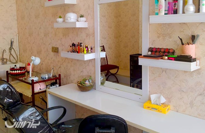 خدمات زیبایی و کاشت ناخن بانوان در سالن زیبایی آیسان یزد در یزد ارزان